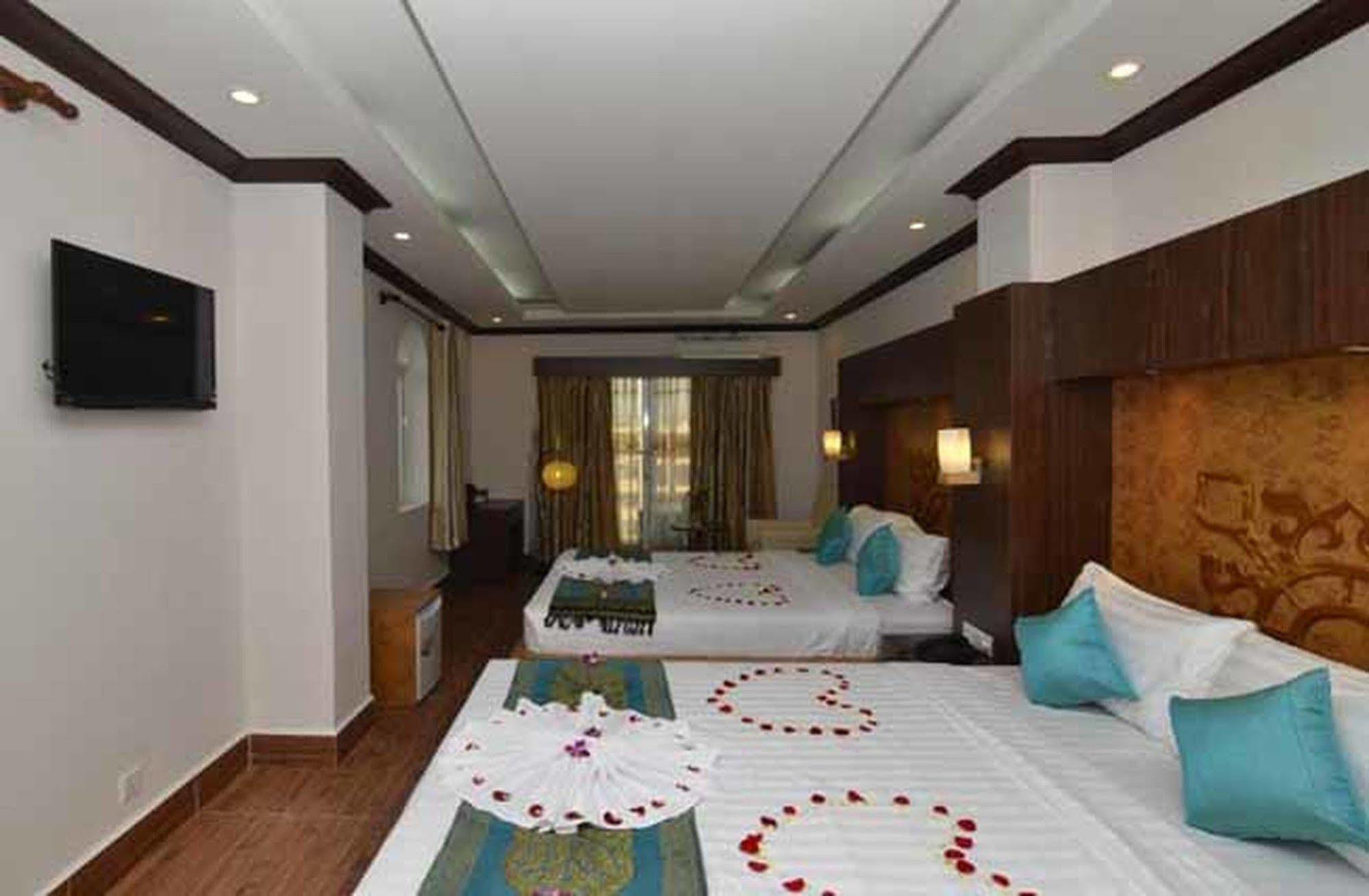 Phuminh Hotel Riverside Phnom Penh Ngoại thất bức ảnh