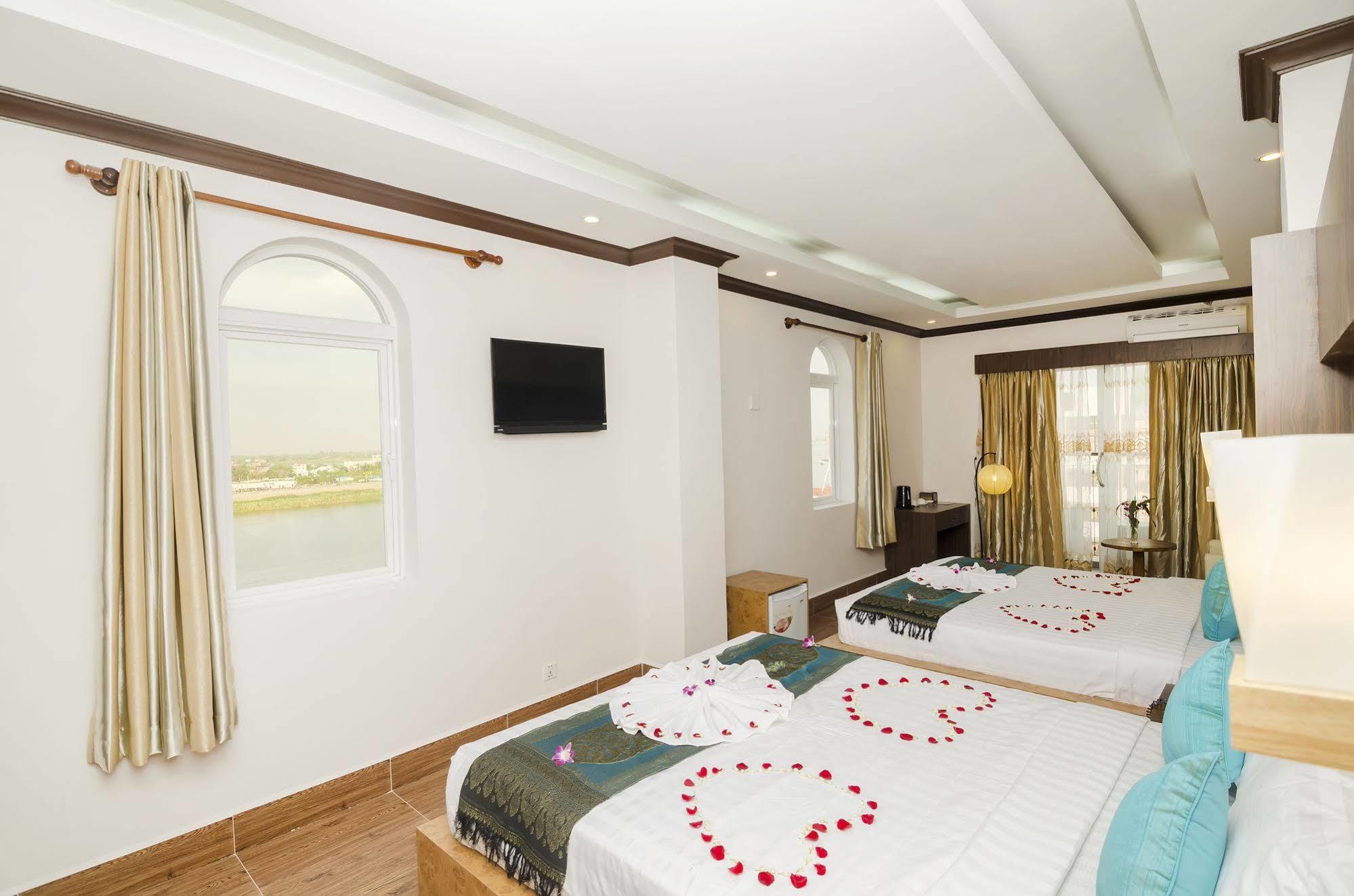 Phuminh Hotel Riverside Phnom Penh Ngoại thất bức ảnh
