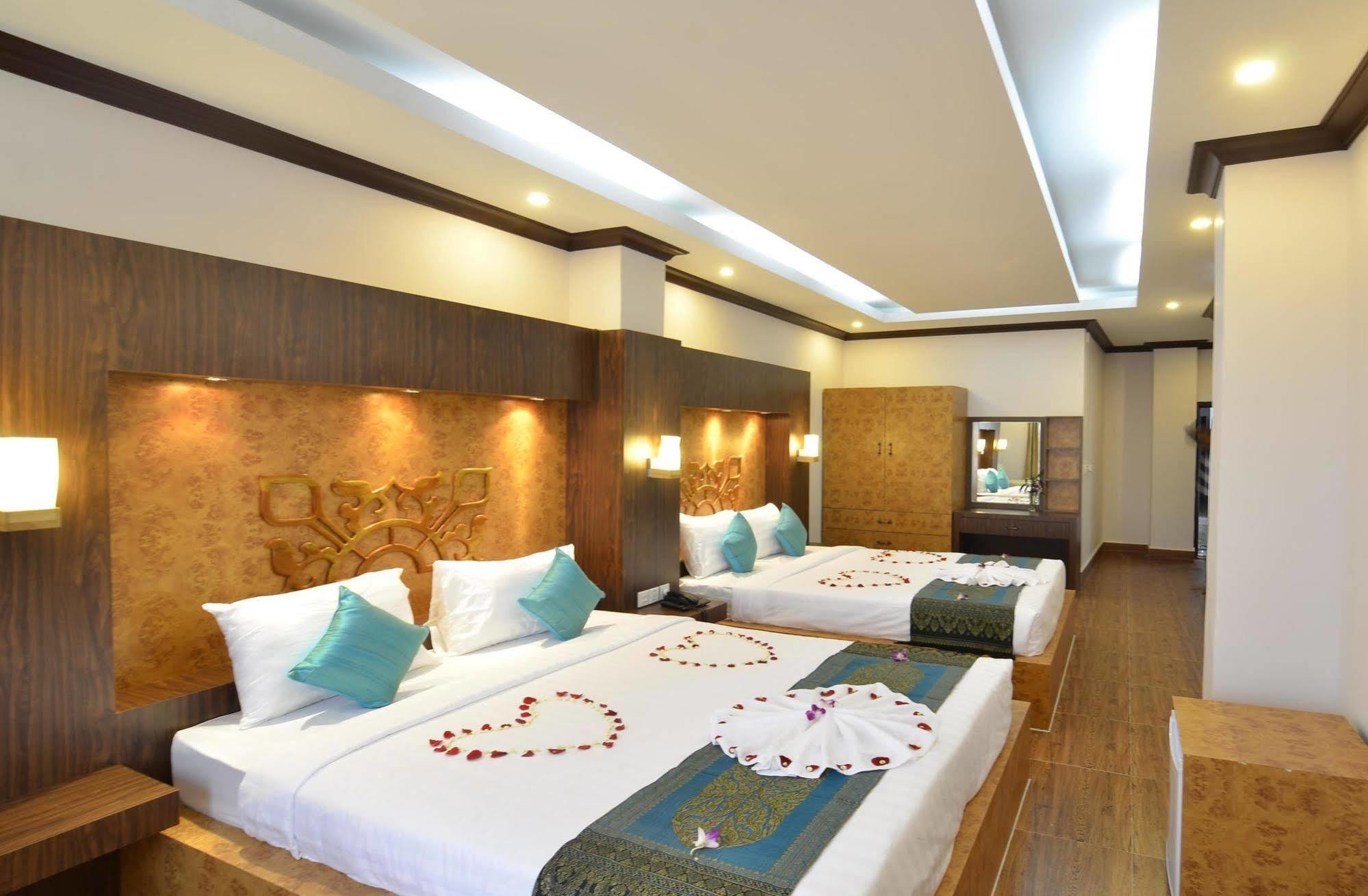 Phuminh Hotel Riverside Phnom Penh Ngoại thất bức ảnh