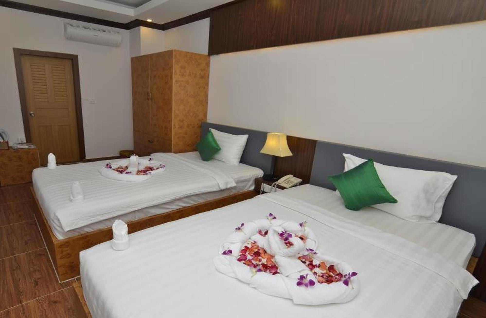 Phuminh Hotel Riverside Phnom Penh Ngoại thất bức ảnh